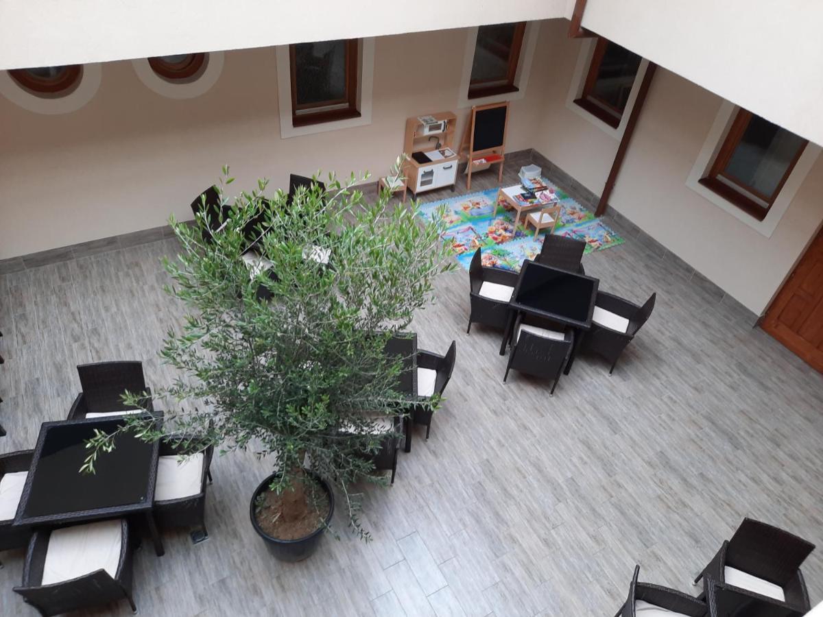 Vegvari Hotel Эгер Экстерьер фото